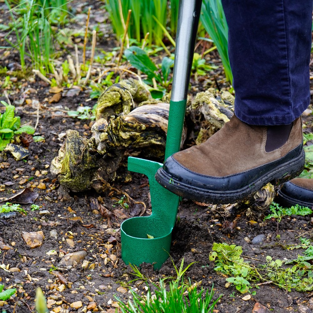 Bulldog Premier Bulb Planter 28" with T-Handle