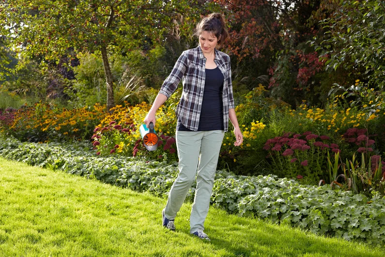 Gardena Small Caster Spreader